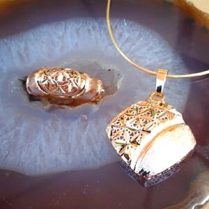 Ring & Necklace with Flowers 18k Gold Plated.